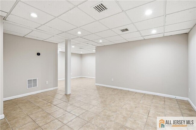 Building Photo - 55 Parsler Pl