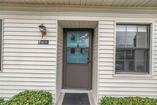 Building Photo - 9224 Mission Oaks Blvd