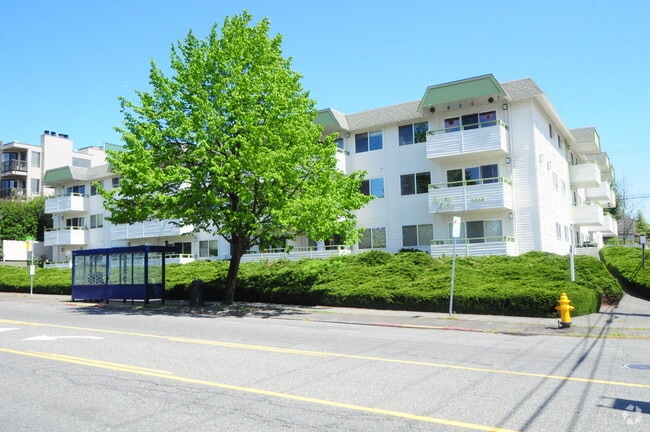 Building Photo - Green Acres Apartments