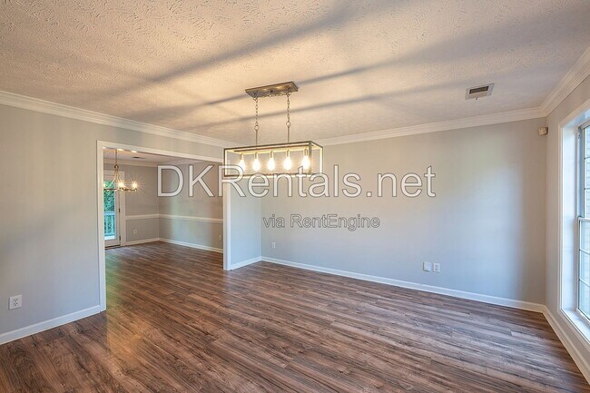 Building Photo - 114 Eagle Glen Dr