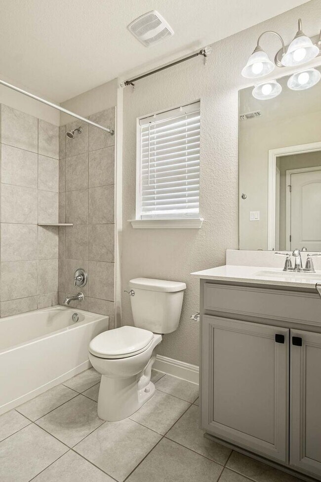 Building Photo - Fantastic 3 Bedroom, 2.5 Bath, 2-Story Hom...