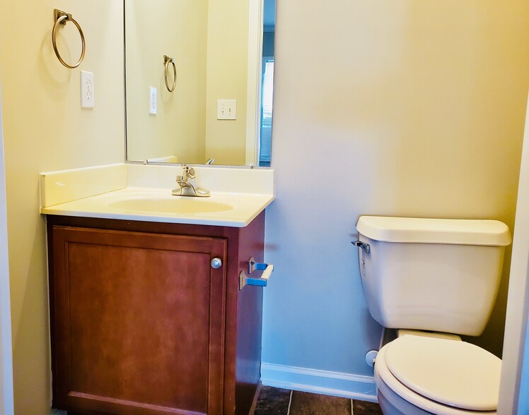 Building Photo - 650 Ganyard Farm Way, 43