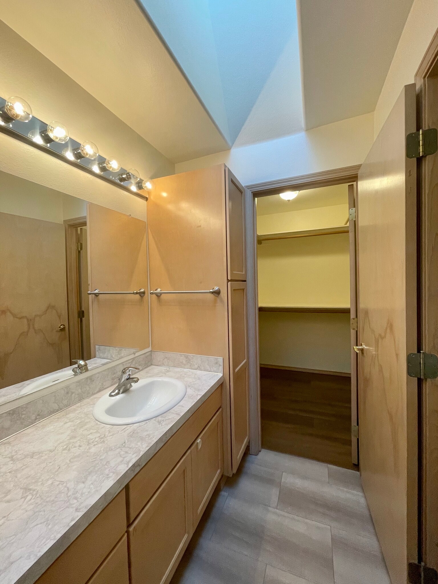 Building Photo - 200 N 41st St