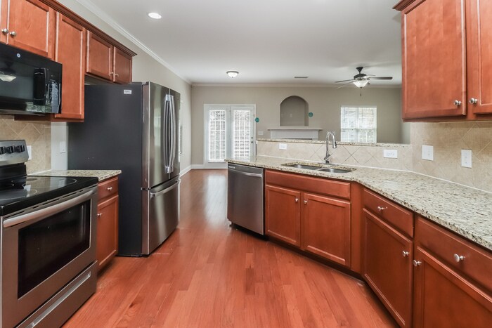 Building Photo - 13748 Cedar Pond Cir