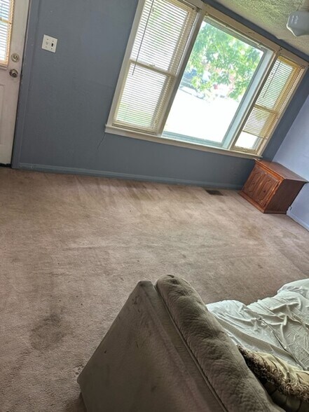 Building Photo - 838 E Jackson St