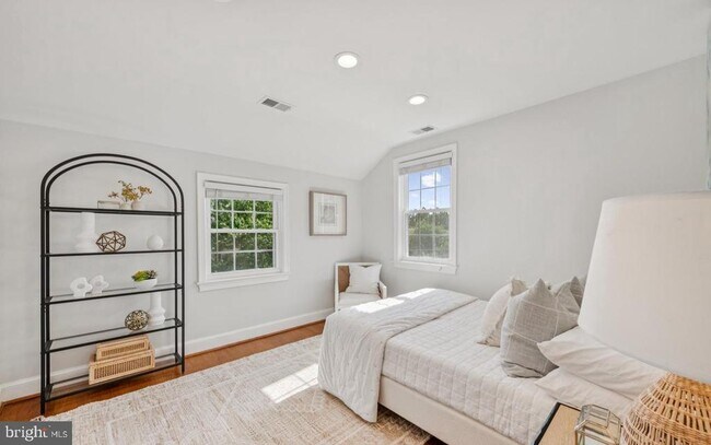 Building Photo - 4413 Butterworth Pl NW