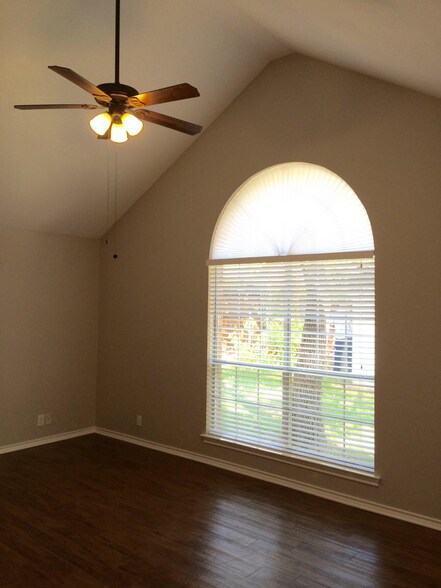 Building Photo - 2405 Timber Trail