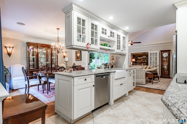 Building Photo - 2 Bramble Bush