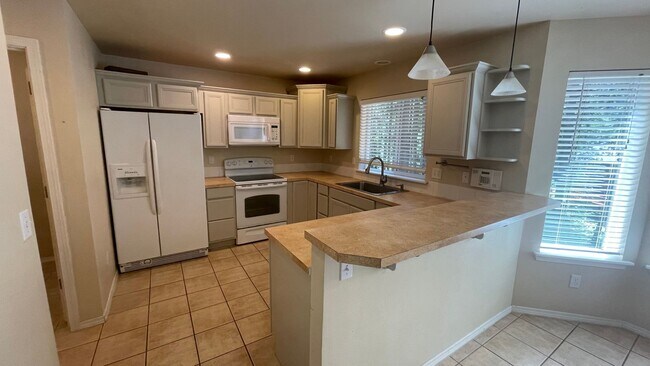 Building Photo - 2 Story Home in Clearwood Community