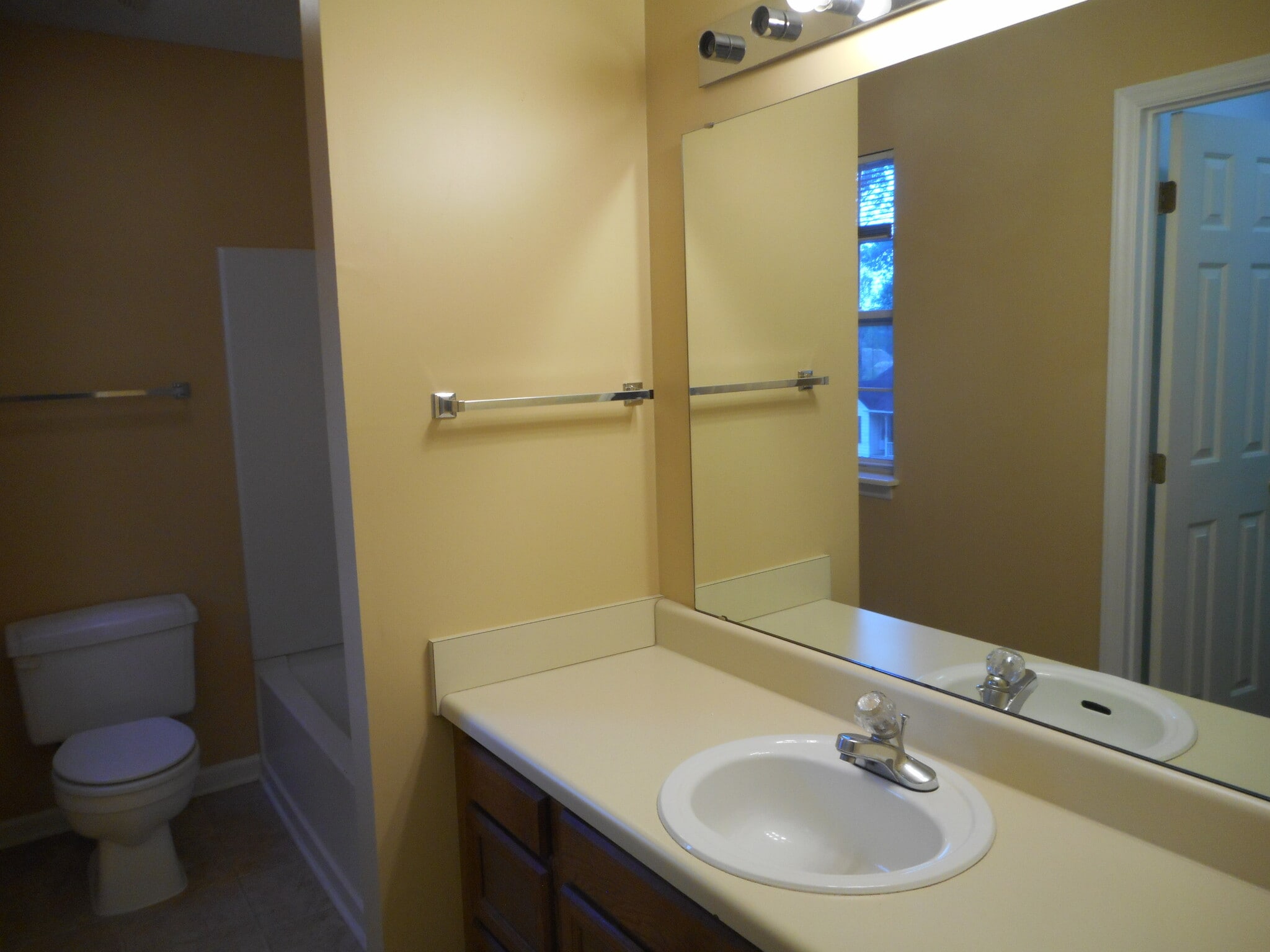 Building Photo - 3113 Olde Birch Dr