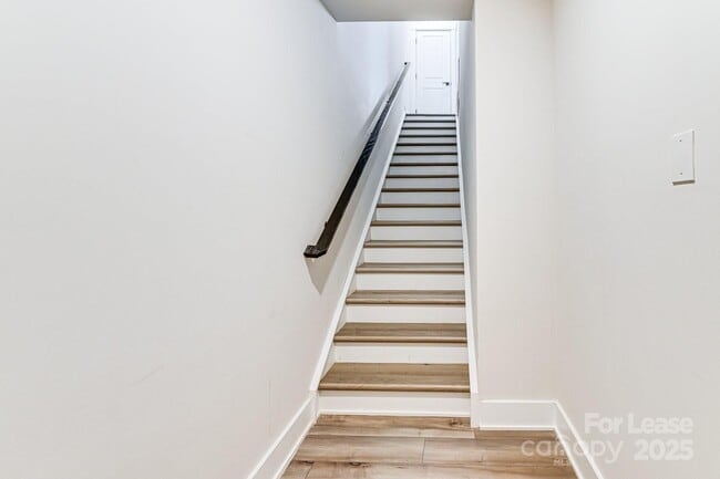 Building Photo - 3003 Jolene Ct