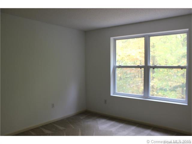 Building Photo - 11 Periwinkle Ln