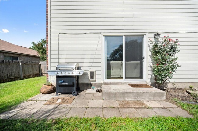 Building Photo - 308 Sunny Brook Dr