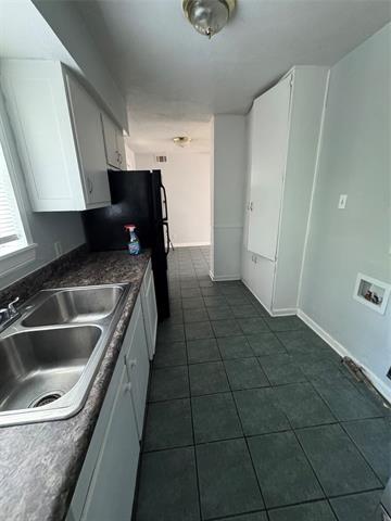 Building Photo - 2203 Tolosa Dr