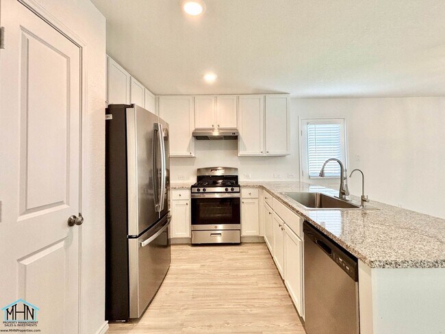 Building Photo - Charming 3-Bedroom 2-Bath Retreat with Mod...