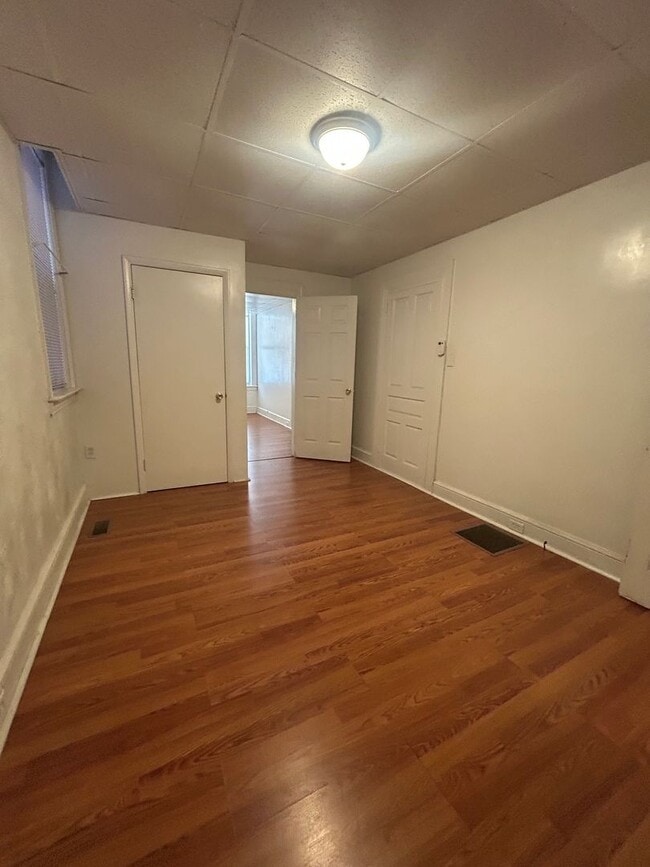 Building Photo - 727 Linden Ave