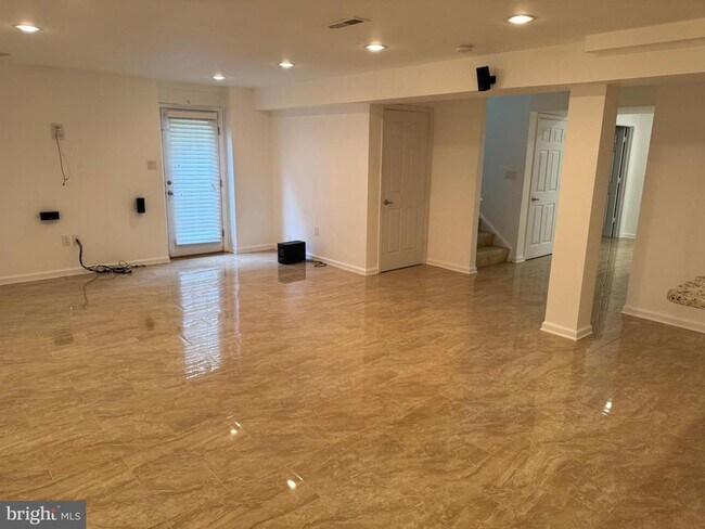Building Photo - 12489 Pfitzner Ct