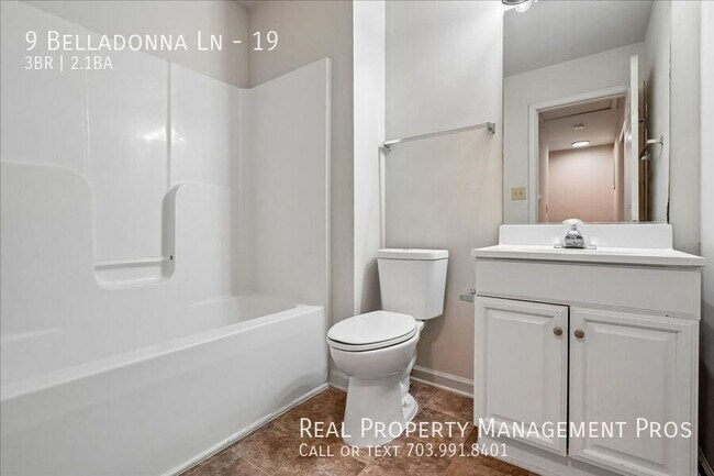 Building Photo - 9 Belladonna Ln