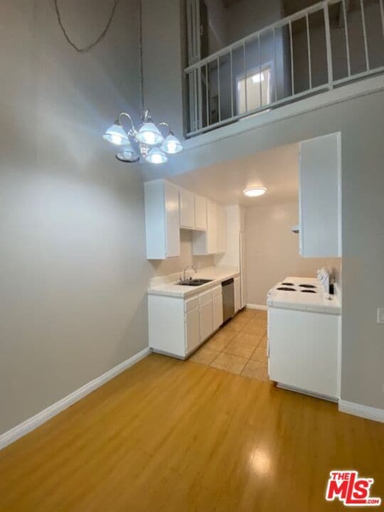 Building Photo - 5460 White Oak Ave