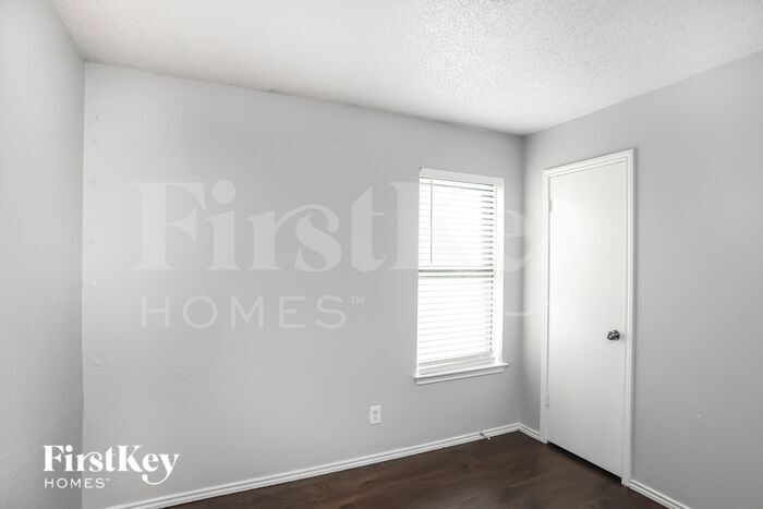 Building Photo - 1317 Edelweiss Dr