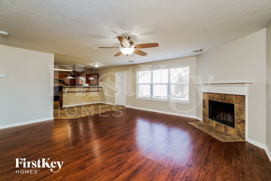 Building Photo - 15827 Brisbane Dr