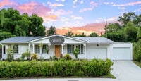 Building Photo - 120 Banyan Dr