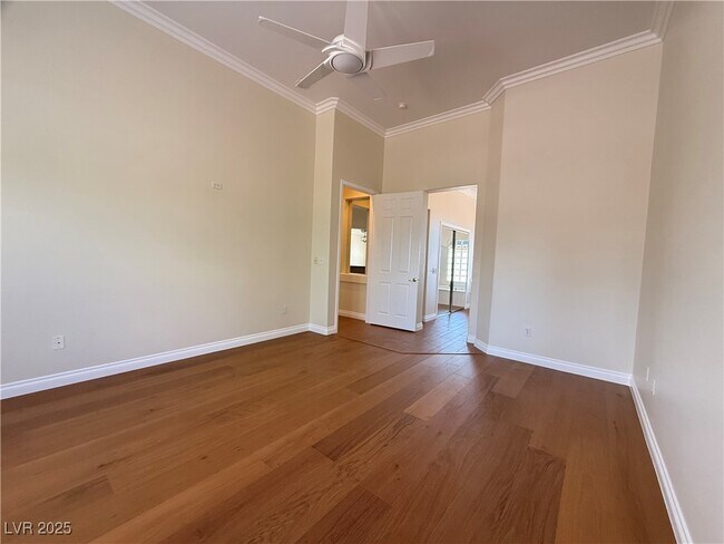 Building Photo - 10513 Longwood Dr