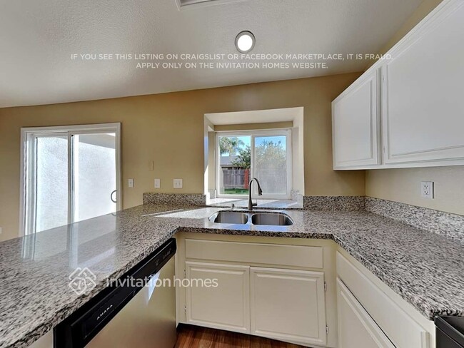 Building Photo - 1474 Marymount St