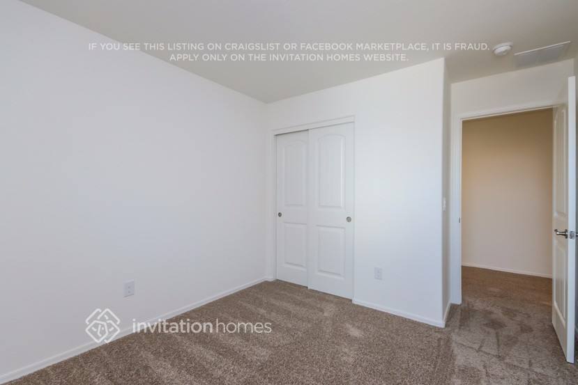 Building Photo - 1285 E Dragon Fly Rd