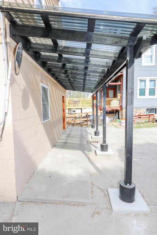 Building Photo - 103 Waelchli Ave