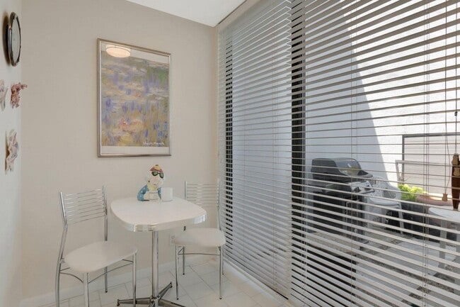 Building Photo - 3705 Bridgewood Dr