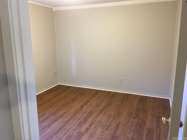 Building Photo - 9 Pinetree Apartment Rd