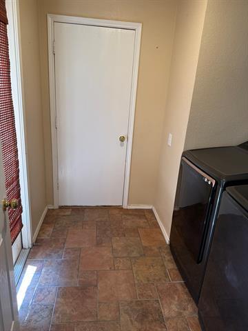 Building Photo - 1810 Greenhill Dr