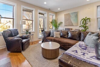 Building Photo - 1039 W Newport Ave