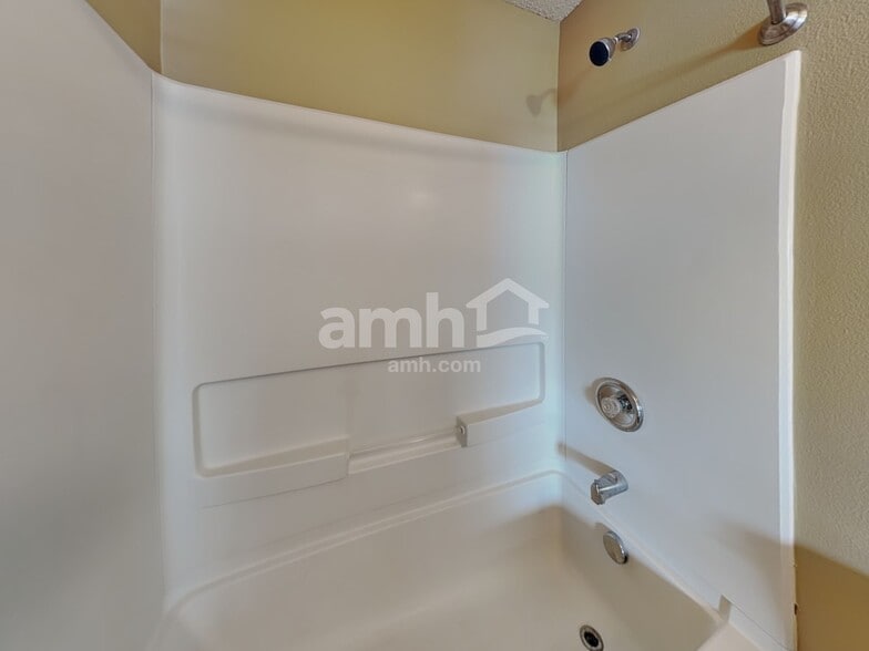 Building Photo - 12115 Maize Dr