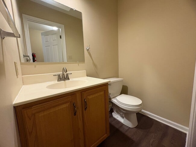 Building Photo - 3 Bedroom 1.5 Bathroom in Elizabethtown!
