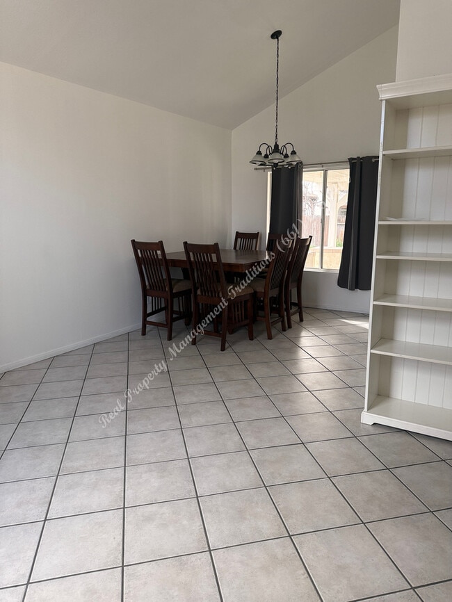 Building Photo - 44639 Tarragon Dr