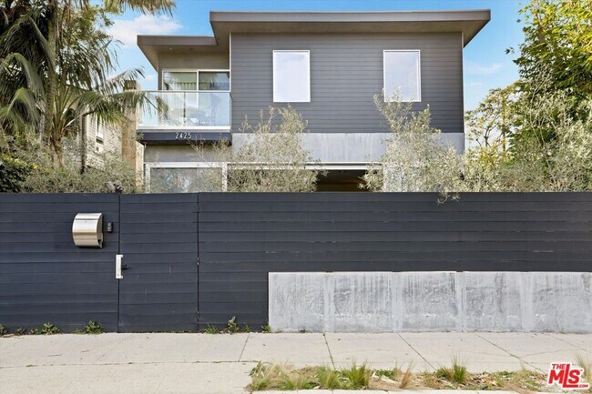 Building Photo - 2425 Clement Ave