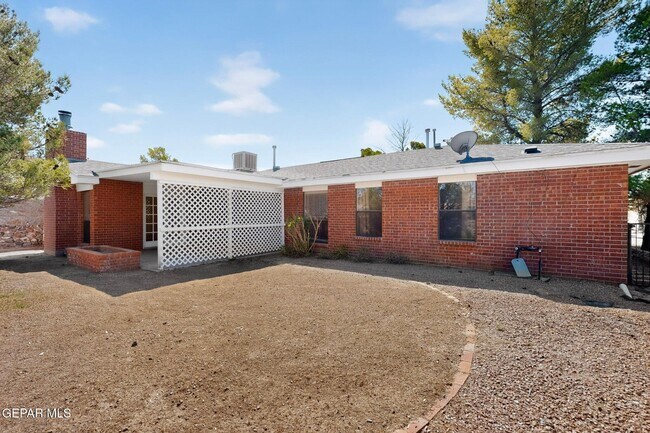 Building Photo - 7419 Mission Viejo Dr