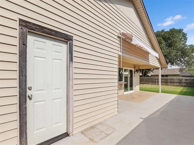 Building Photo - 2829 Elk Grove Rd