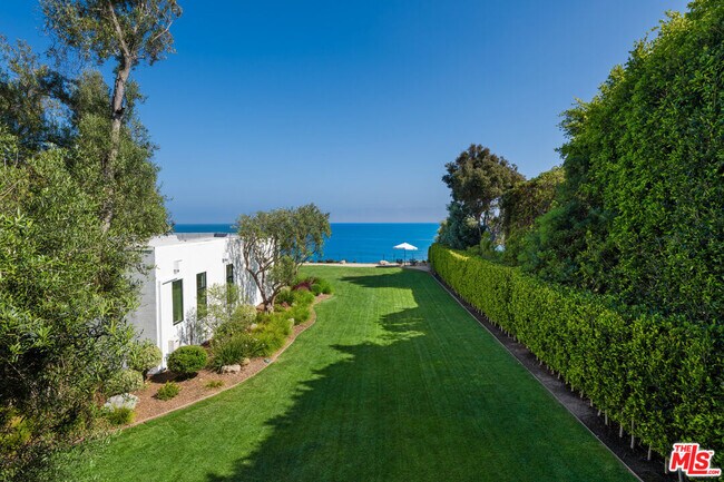Building Photo - 28926 Cliffside Dr