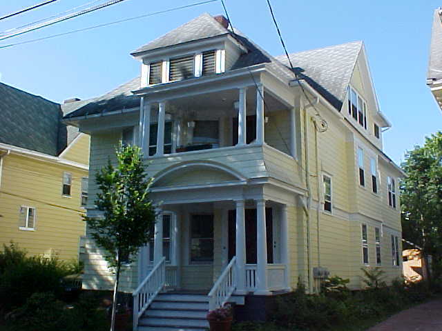 Building Photo - 86 Linden St