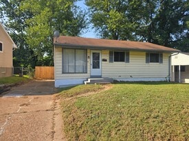 Building Photo - 220 McAlpine Dr