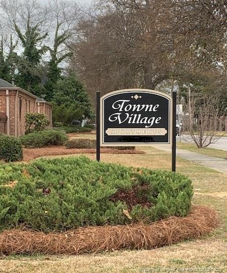 Building Photo - 1005 N Elm St