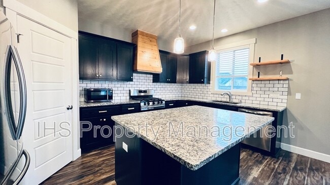Building Photo - 9801 Silverbright Dr