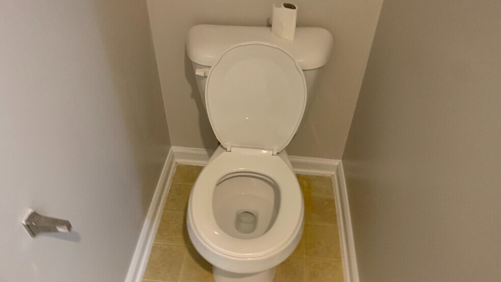 Building Photo - Room in Townhome on Plank Bridge Way