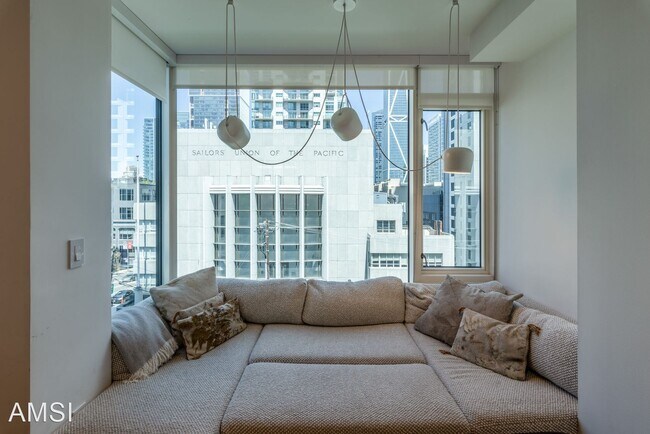 Building Photo - 3 br, 2.5 bath House - 489 Harrison Street...