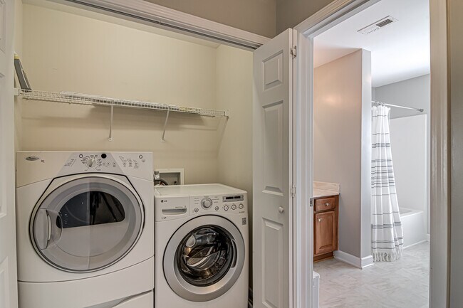 Building Photo - 4612 Dry Creek Ct