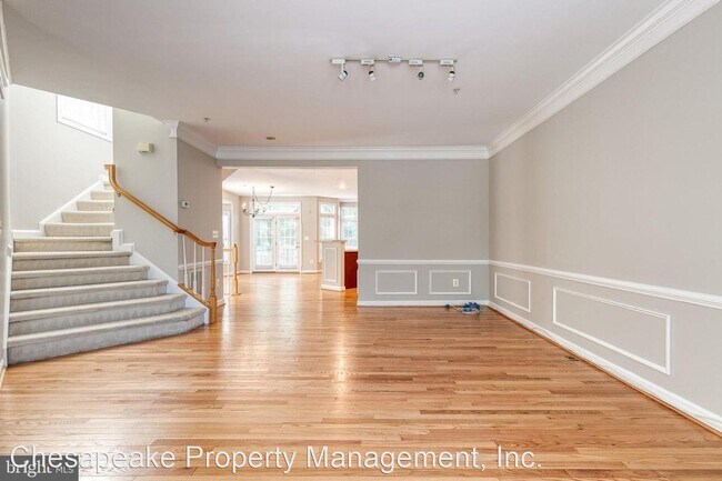 Building Photo - 3 br, 3.5 bath House - 10801 Wadsworth Road