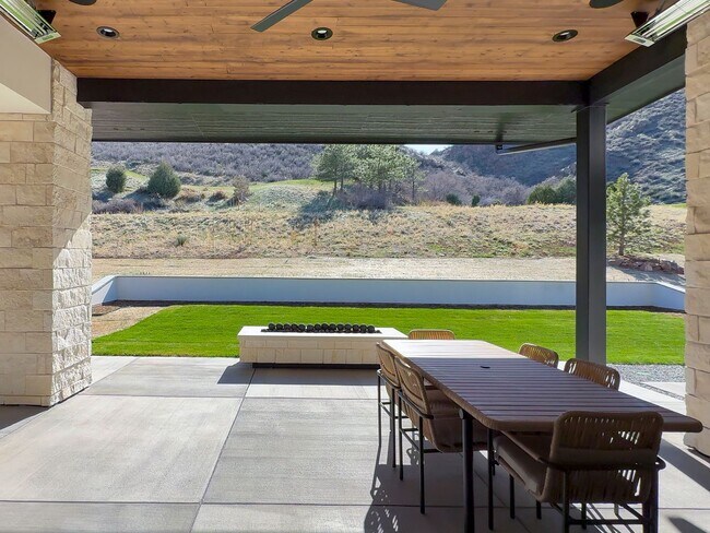 Building Photo - 7705 Dante Dr